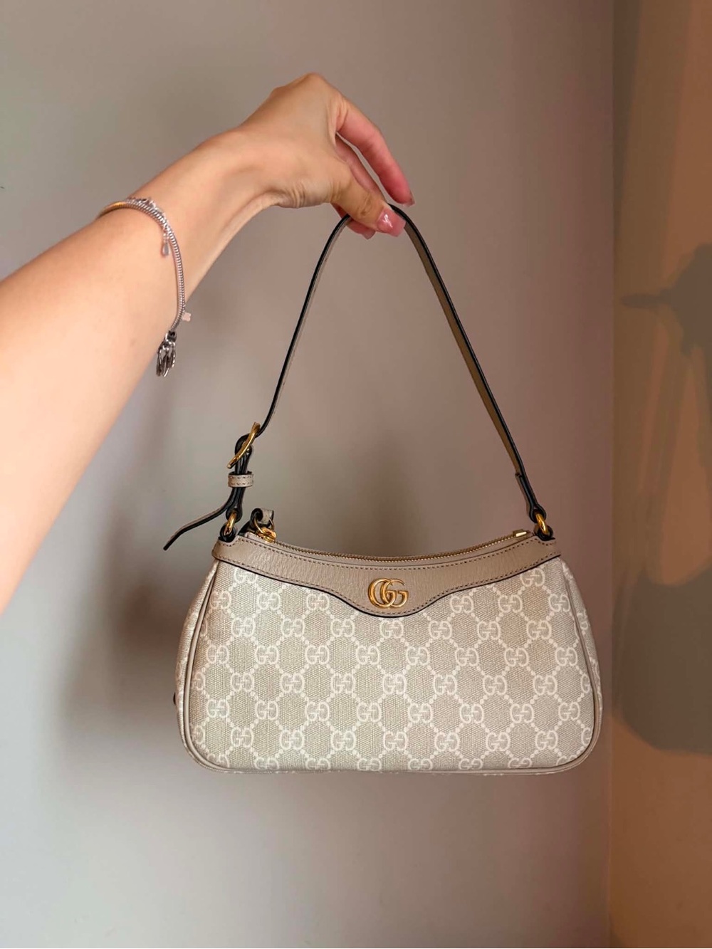 Gucci Beige GG Supreme Shoulder Bag with Gold Hardware